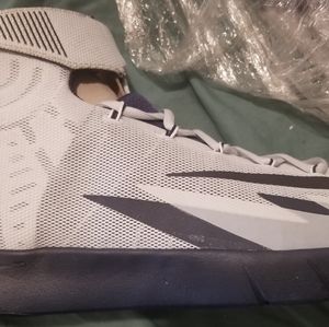 Size 15.5 Men's Nike Kyrie Irving Blue and White